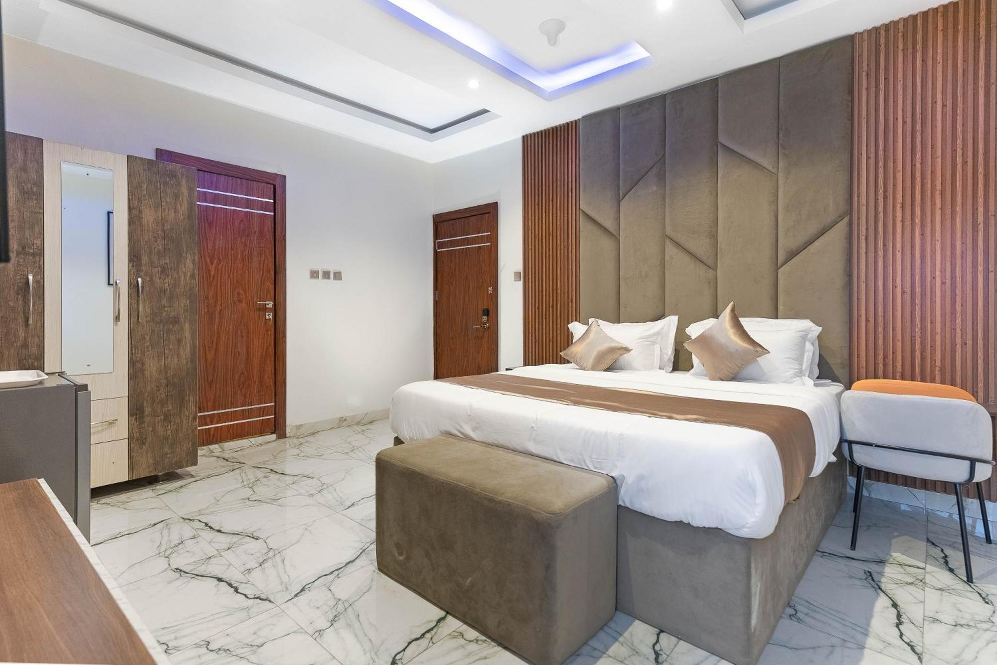 God'S Touch Apartments Remi Fani Kayode Gra. איקג'ה מראה חיצוני תמונה